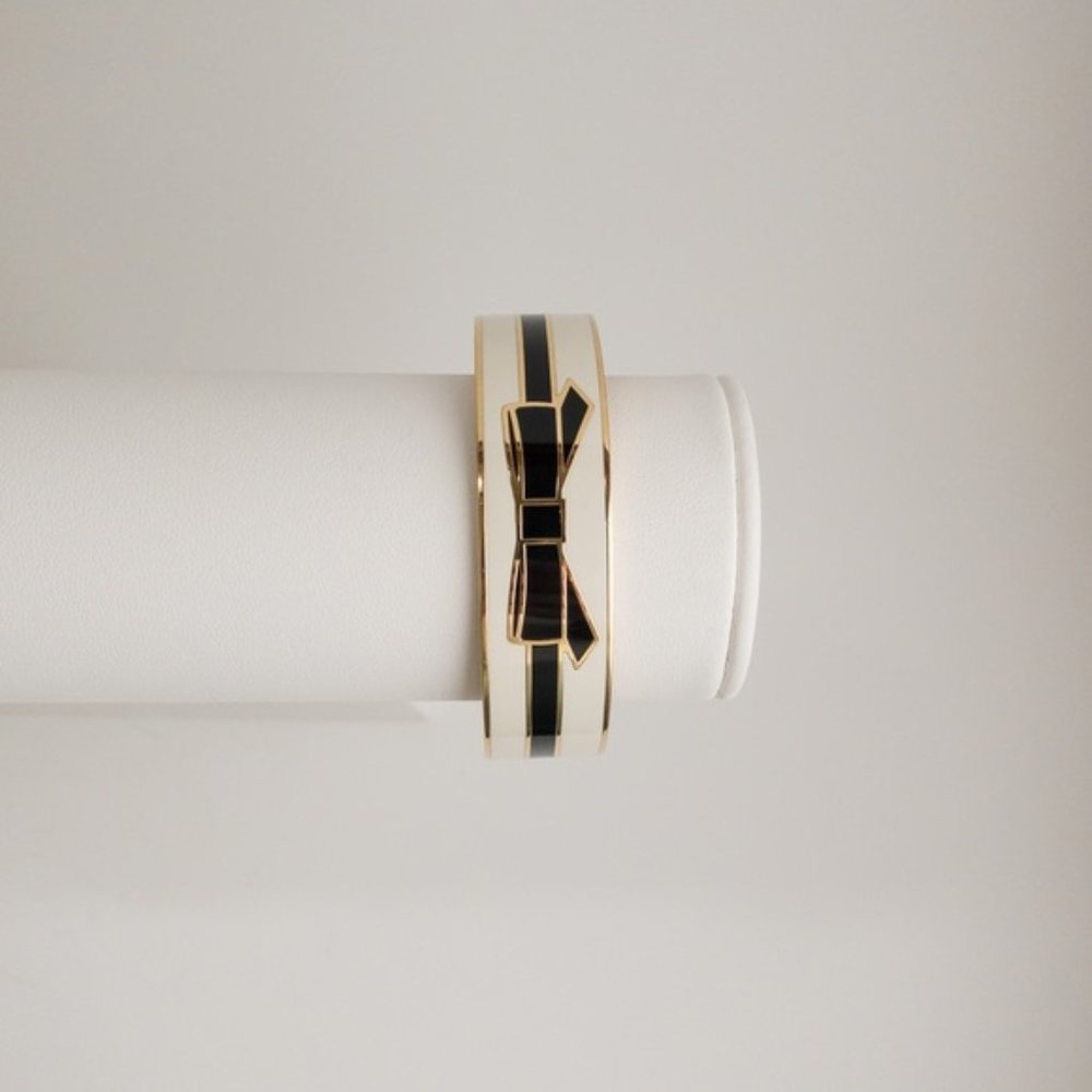 Kate Spade Enamel All Wrapped Up Bangle Cuff Bracelet Black White Enamel